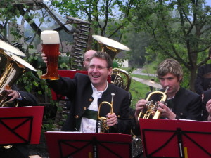 Ein Bierstiefel für die Musi