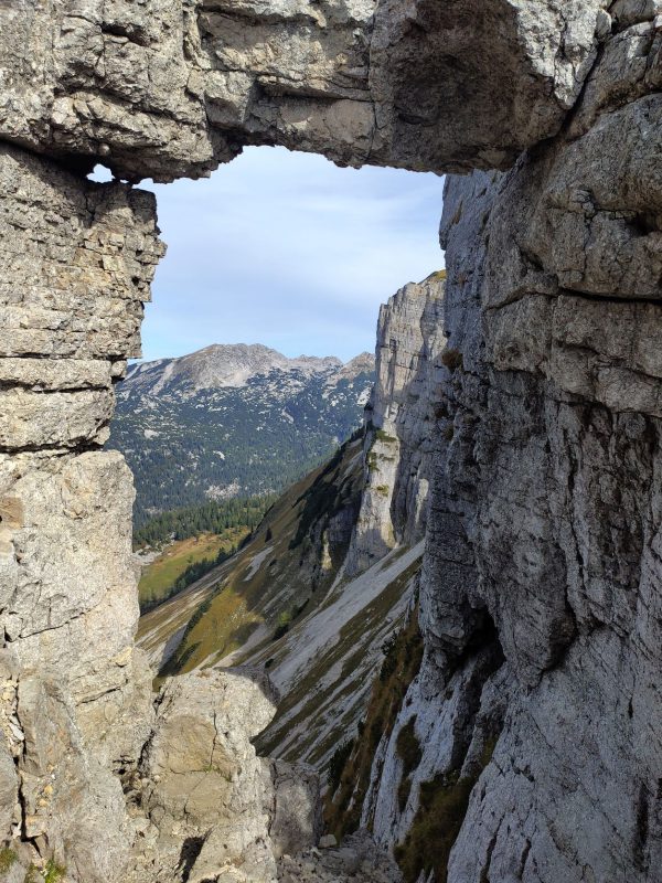 Dieses Bild hat ein leeres Alt-Attribut. Der Dateiname ist Loser-Fenster-Ausblick-600x800.jpg